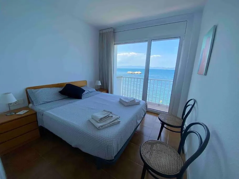 Sobre La Playa Daire L' Escala İspanya